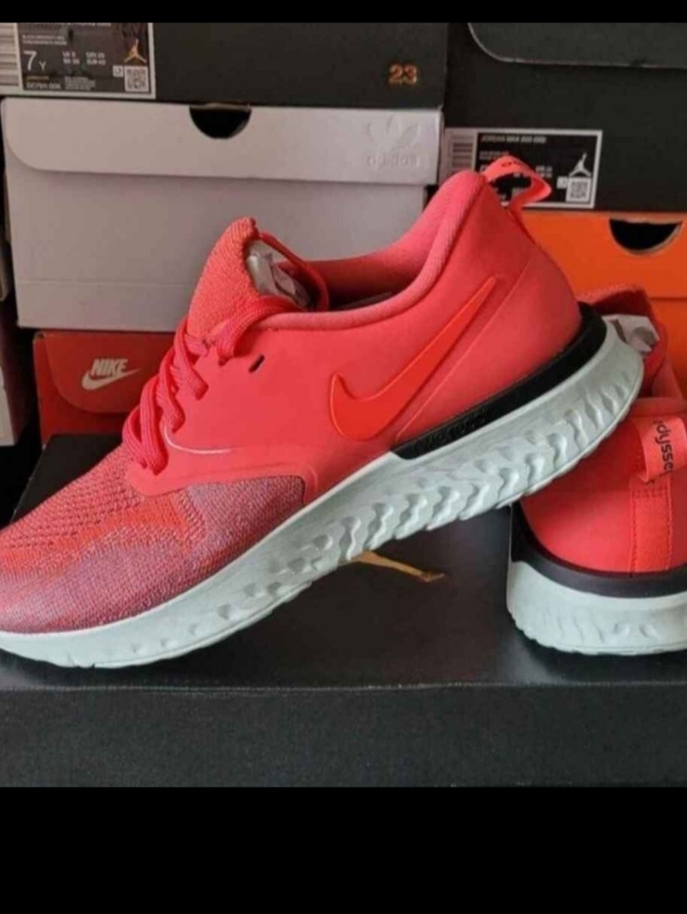 NIKE ODESSY REACT2 FLYKNIT SUNSET WOMEN'S US SIZE 6.5 WORN TWICE INDOORS
